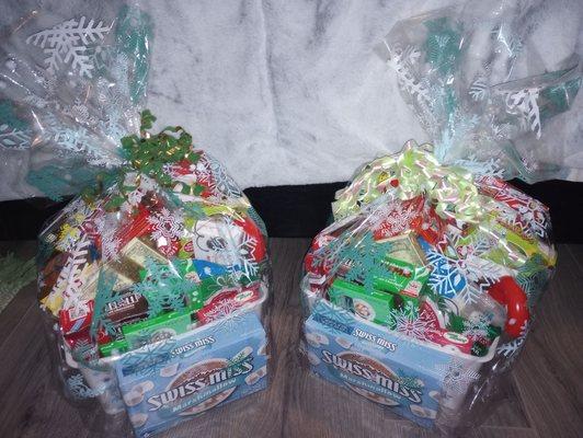 Christmas treat baskets inexpensive easy to make great gifts!