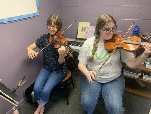 Jamie Harden in a Villon lesson. More Info (615) 459-3133