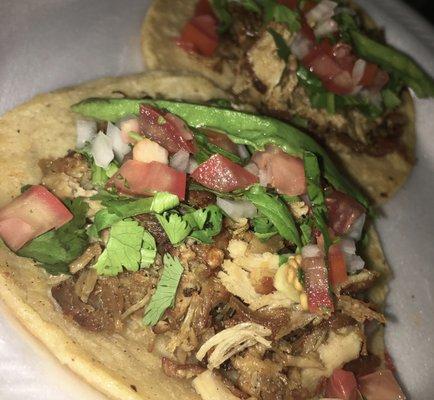 Tacos de Carnitas with pico de Gallo and avocado