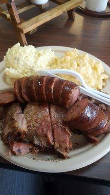 Mix plate with potato salad and Mac & cheese = No flavor plate