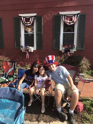 The fam all set for the parade.