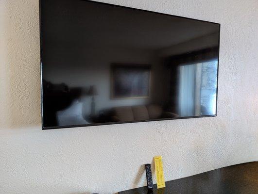 Lrg LCD TV