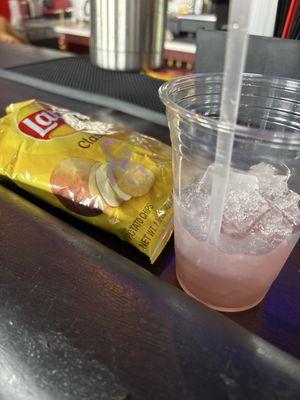 Blueberry lemonade and chips