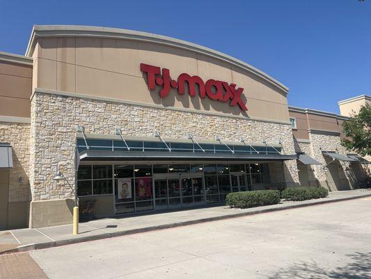 The outside of Tj-maxx