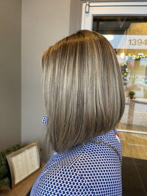 Dimensional brunette swing bob