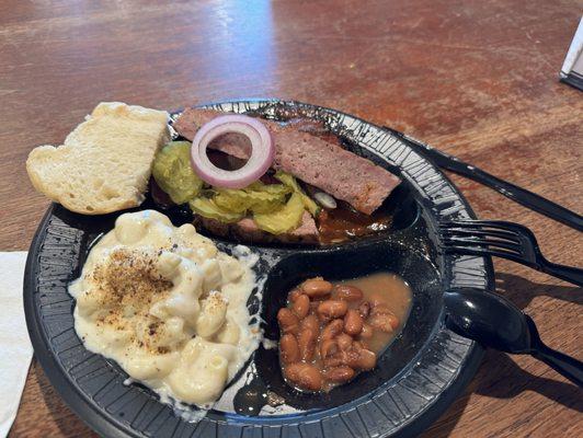 2 meat plate with turkey sausage, brisket and white cheddar Mac