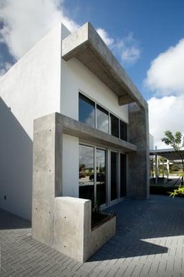 The facility boasts floor-to-ceiling windows from each room, allowing patients to feel connected to the environment!