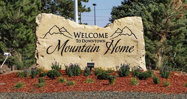 Welcome to Mountain Home sign