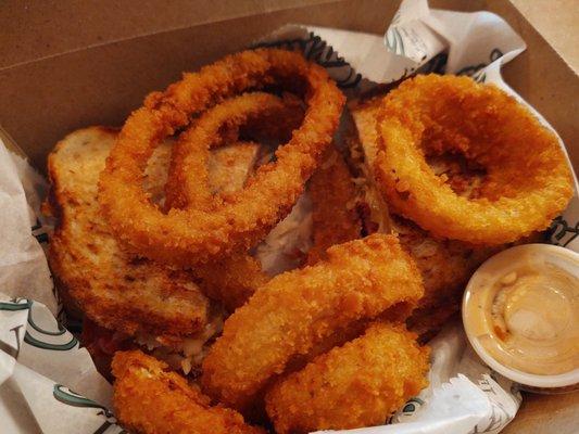 Reuben w onion rings