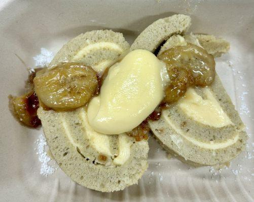 Banana pudding roll