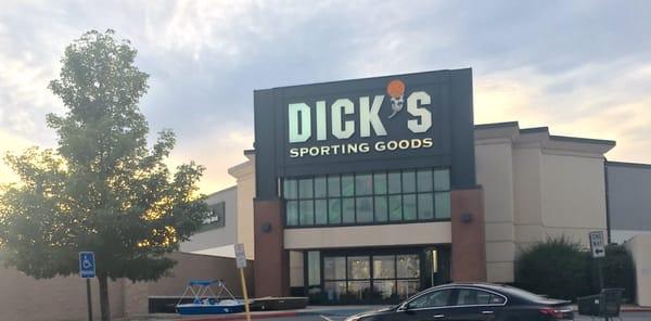 Don't shop here unless u want poor service! Dick's at Crystal Run. Ignores customers!!!