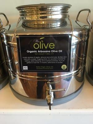 Certified Kosher, organic, California Olive Oil Council seal.