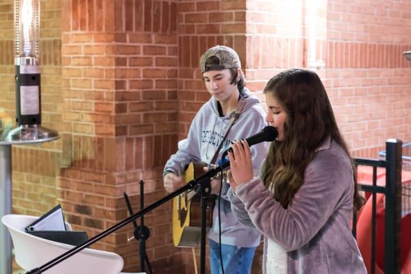 Live Music on Fridays and Saturdays!
 
 If you're interested in joining the fun contact - menchies.windward@gmail.com.