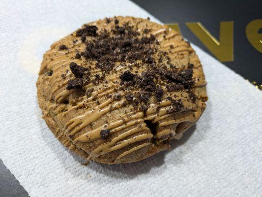 @endoedibles on Instagram 10/02/24
 
 The Parent Trap - Peanut Butter Cookie, Oreo Cookie, Peanut Butter Drizzle