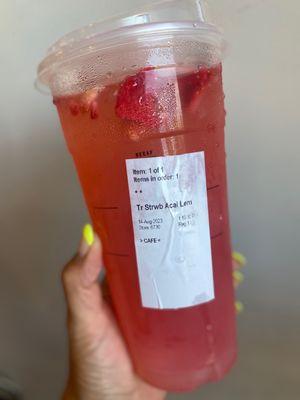 Free strawberry açaí lemonade