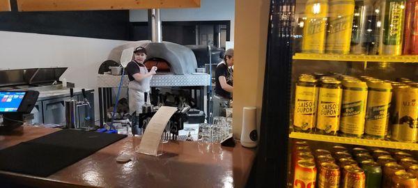 Wood fired pizza and great and unique beer on tap.