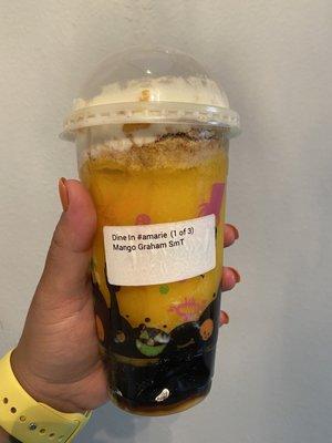 Mango graham smoothie with boba