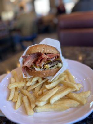 Pastrami Cheeseburger (Combo)