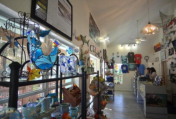 3 retail gift shops, showcasing local artists