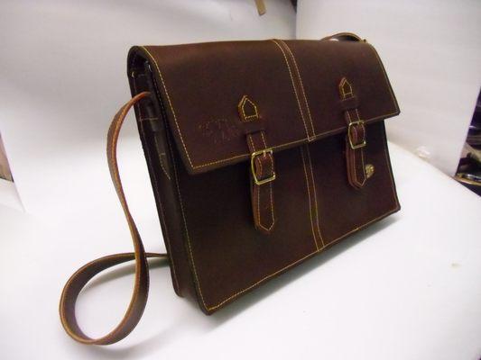 Messenger bag.