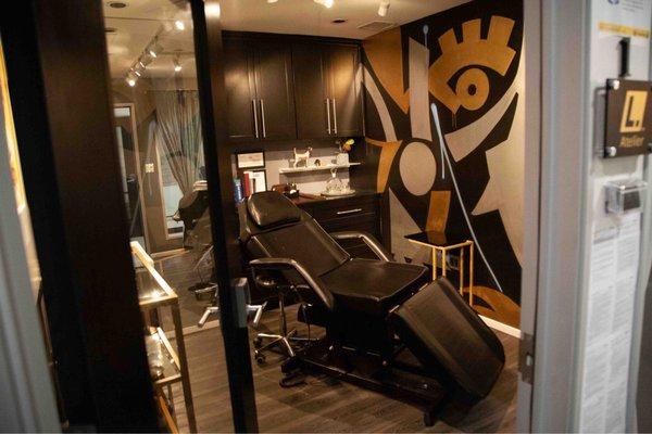 A Skin Studio Intimate and personal for the Man who wants a special and relaxing experience!