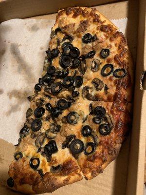 Sausage, black olive, mushroom Za