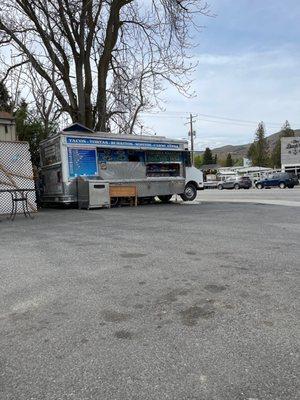 This food truck owns Town Tub Laundry in Chelan, WA.