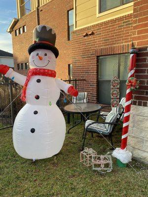 Backyard Christmas decorating contest for residents yay!