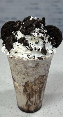 Kung Fu Panda Milkshake
Cookies and cream milkshake, drizzle with chocolate syrup, topped with whipped cream and oreo cookies.