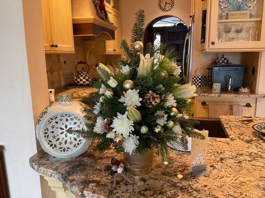 Holiday arrangement