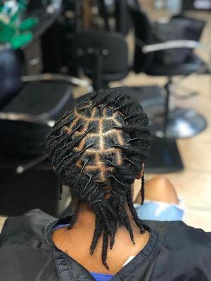 Retwist and barrel braid style