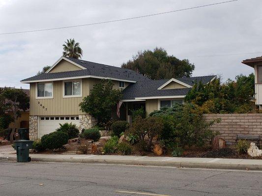 Finished GAF Timberline HD asphalt shingle roof