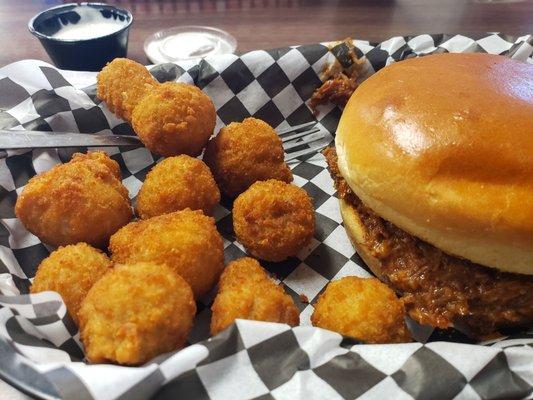 Minced BBQ sandwich with Fried Mushrooms