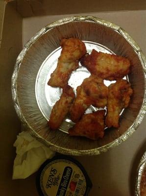 These are "buffalo wings", what a joke.