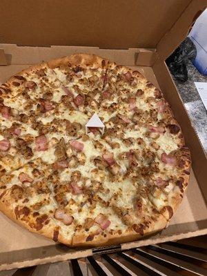 Chicken Bacon Ranch Pizza. Very good!