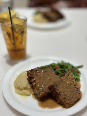 Meatloaf Wednesday (choice of brown or bbq sauce) Yum