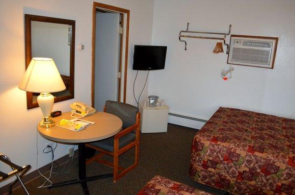 Each room has cable TV, mini fridge and writing desk.