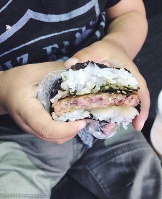 Keaukaha General Store has the B E S T spam musubi