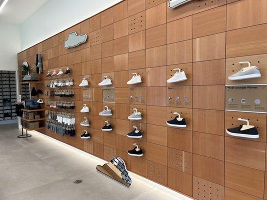 Shoe wall