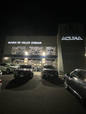 Picture of the dealership outside