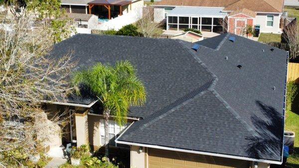 Front view of finished roofing project in orlando