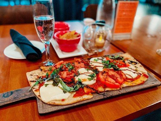 Margherita flatbread