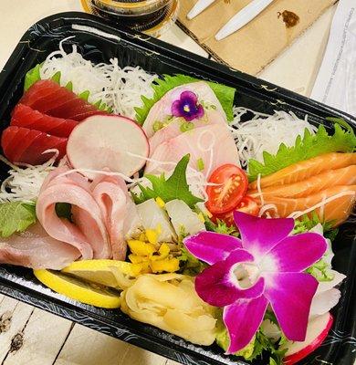 Sashimi Take Out So pretty!!