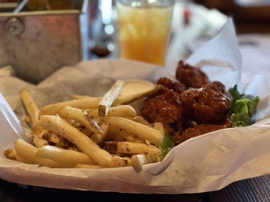 Hot wings and fries