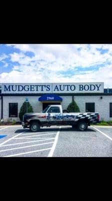 Welcome to Mudgett's Auto Body