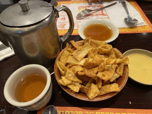 Good crispy noodles and hot tea