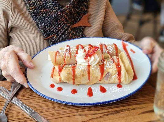 Strawberry crêpes