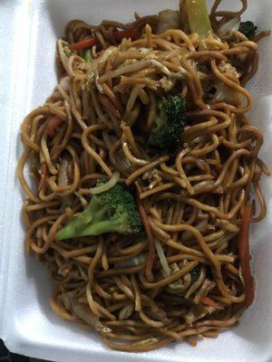 Vegetable lo mein