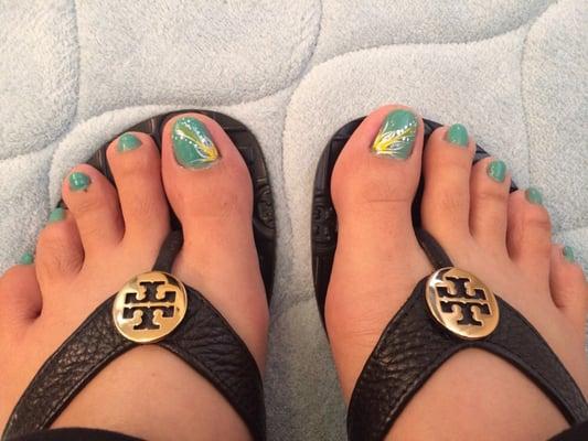 I liked my pedicure, nail color and the nail design too!:)