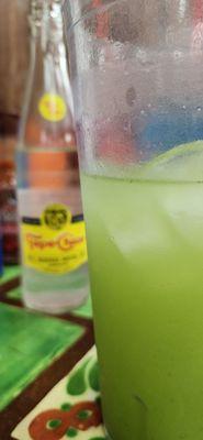 Agua Fresca de pepiño y limon